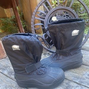 Sorel Black Snow Otter  Insulated Winter boot EUC size 2